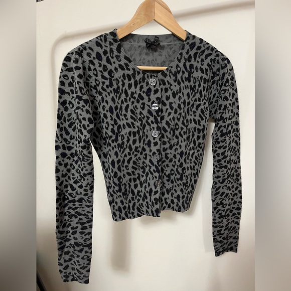 Sweaters - Grey Leopard Print Cardigan Small
